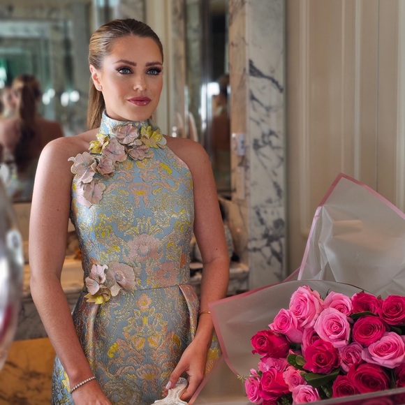 Elegant Floral Brocade Dress - Picture 2 of 6